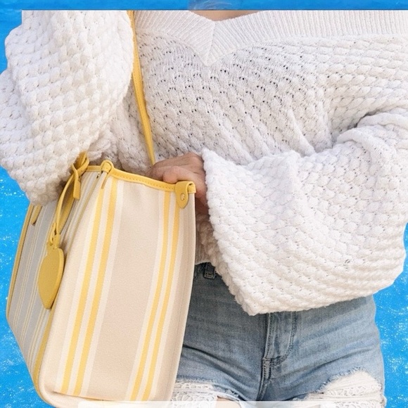 Kate Spade Morning Light Sam Yellow & White Striped Canvas Market Tote EUC - Picture 3 of 13